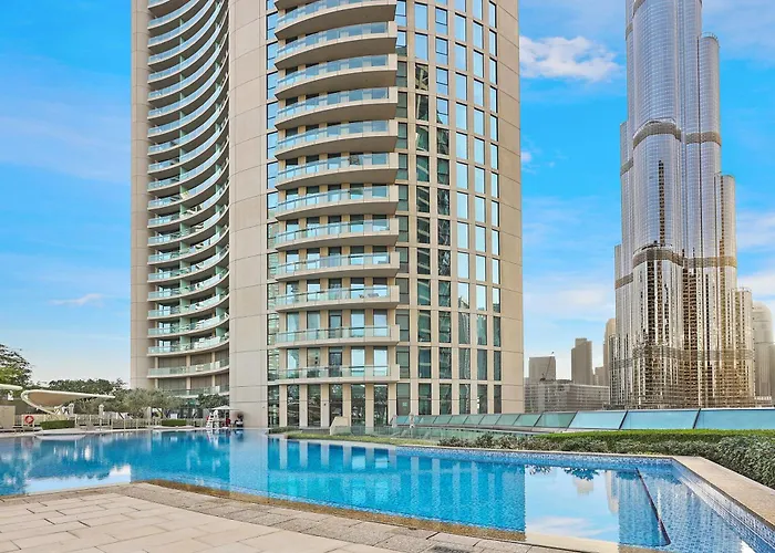 First Class 1B Stylish Downtown Retreat