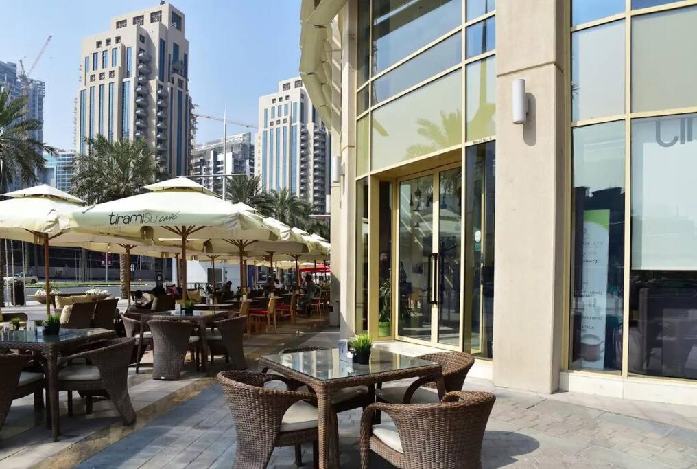 First Class 1B Stylish Downtown Retreat Apartment *