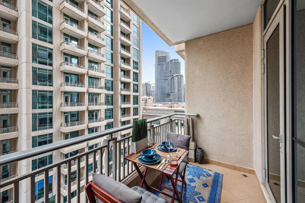 Apartment First Class 1B Stylish Downtown Retreat