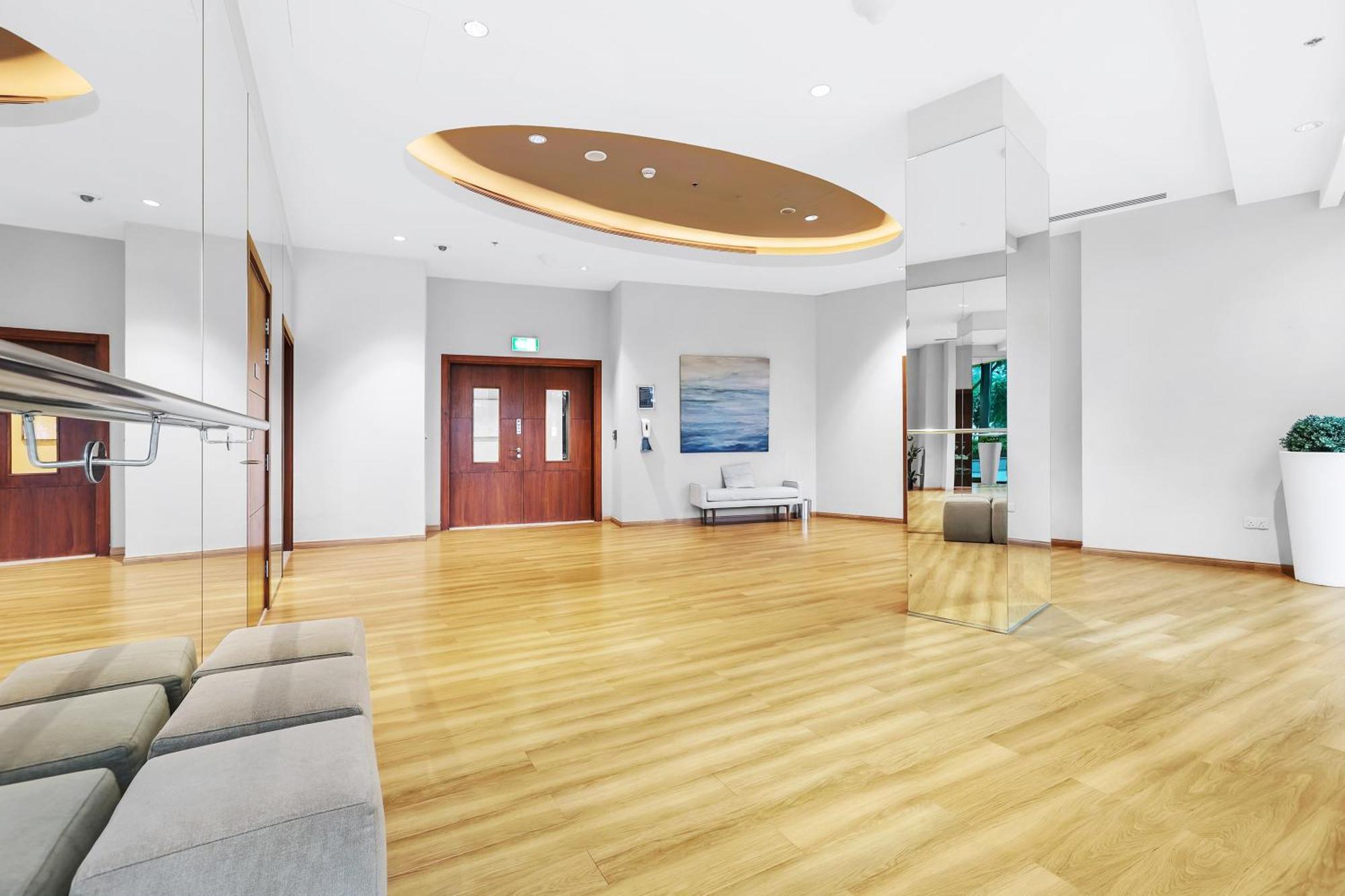Apartment First Class 1B Stylish Downtown Retreat *