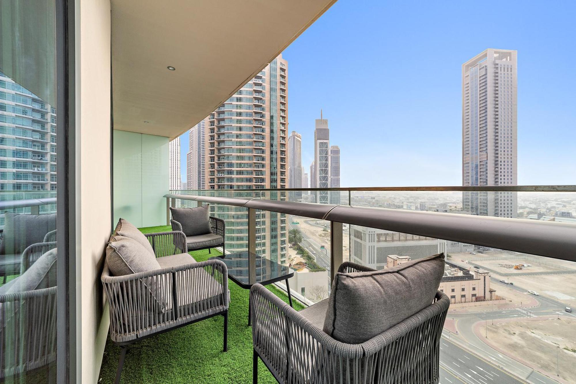First Class 1B Stylish Downtown Retreat Apartment *