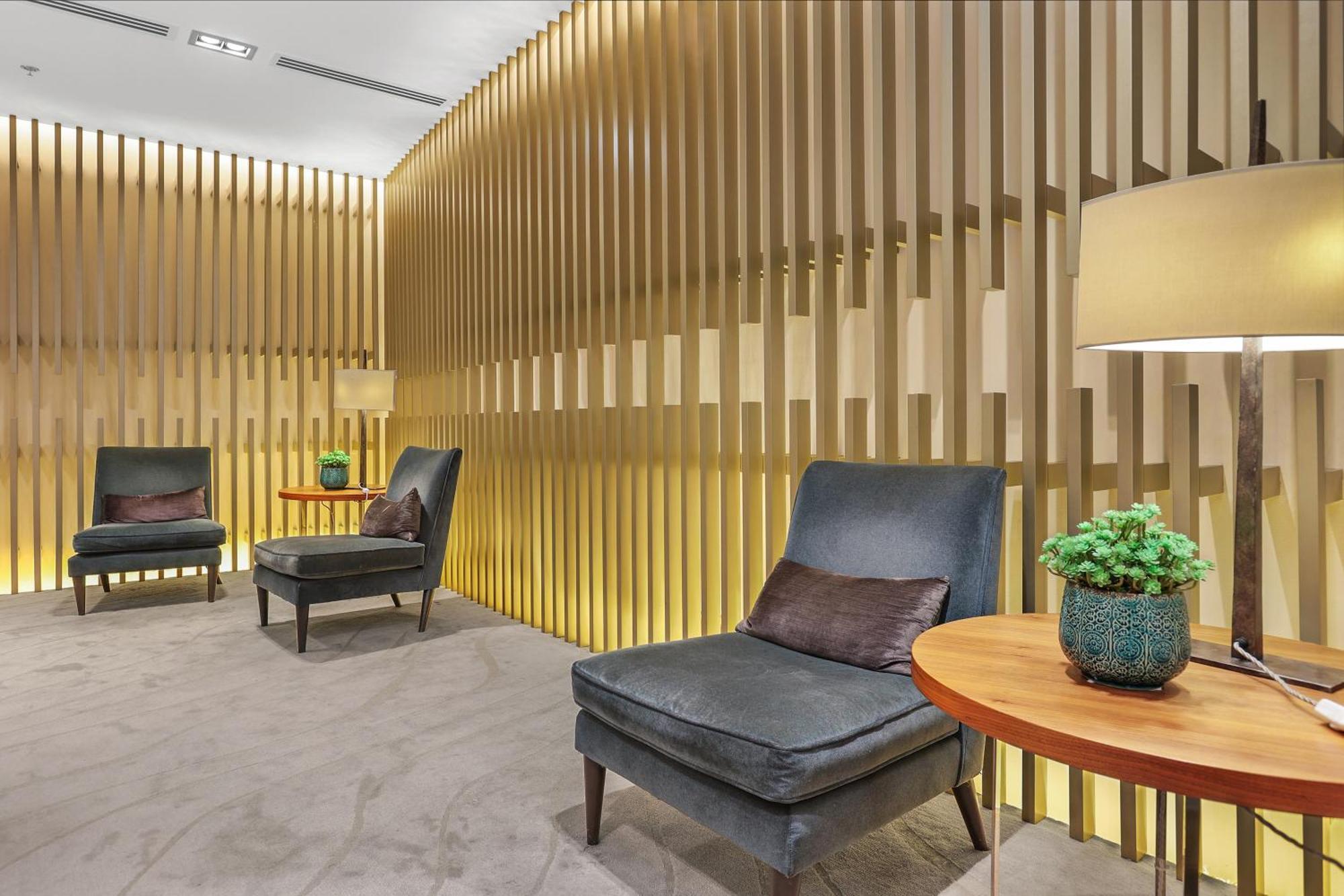 First Class 1B Stylish Downtown Retreat Apartment *
