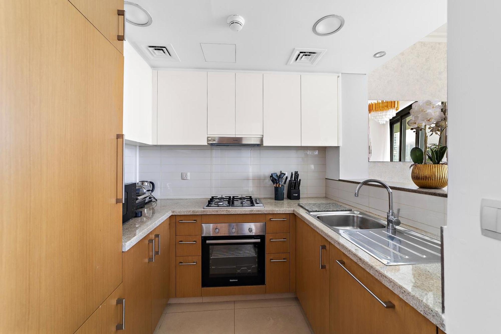 Apartment First Class 1B Stylish Downtown Retreat *